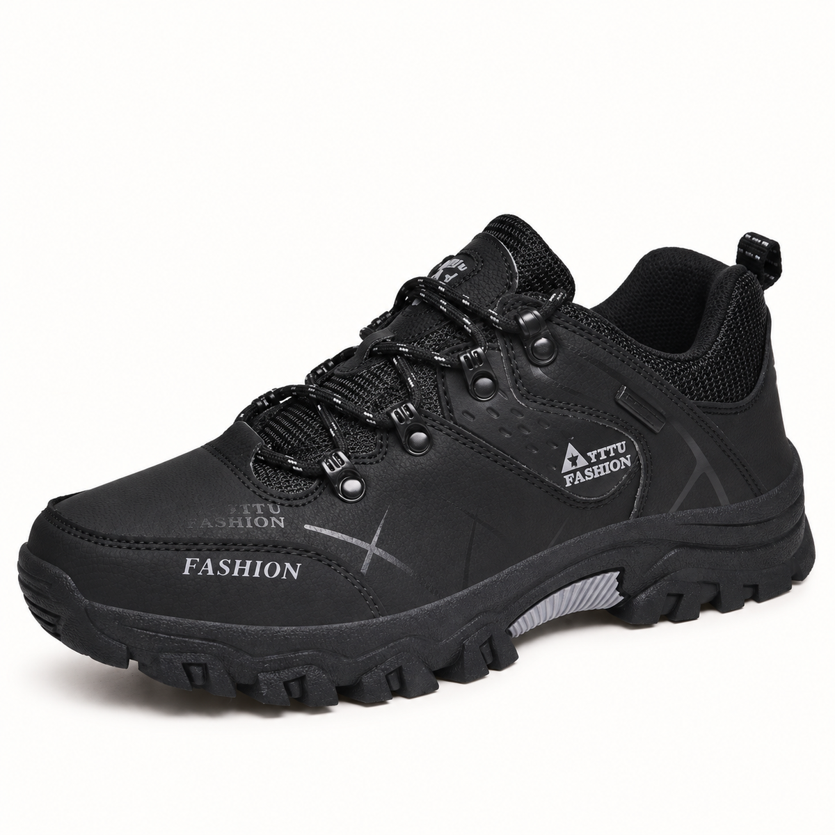 Chaussure randonnée basse homme imperméable noire – vue trois-quarts sur fond blanc