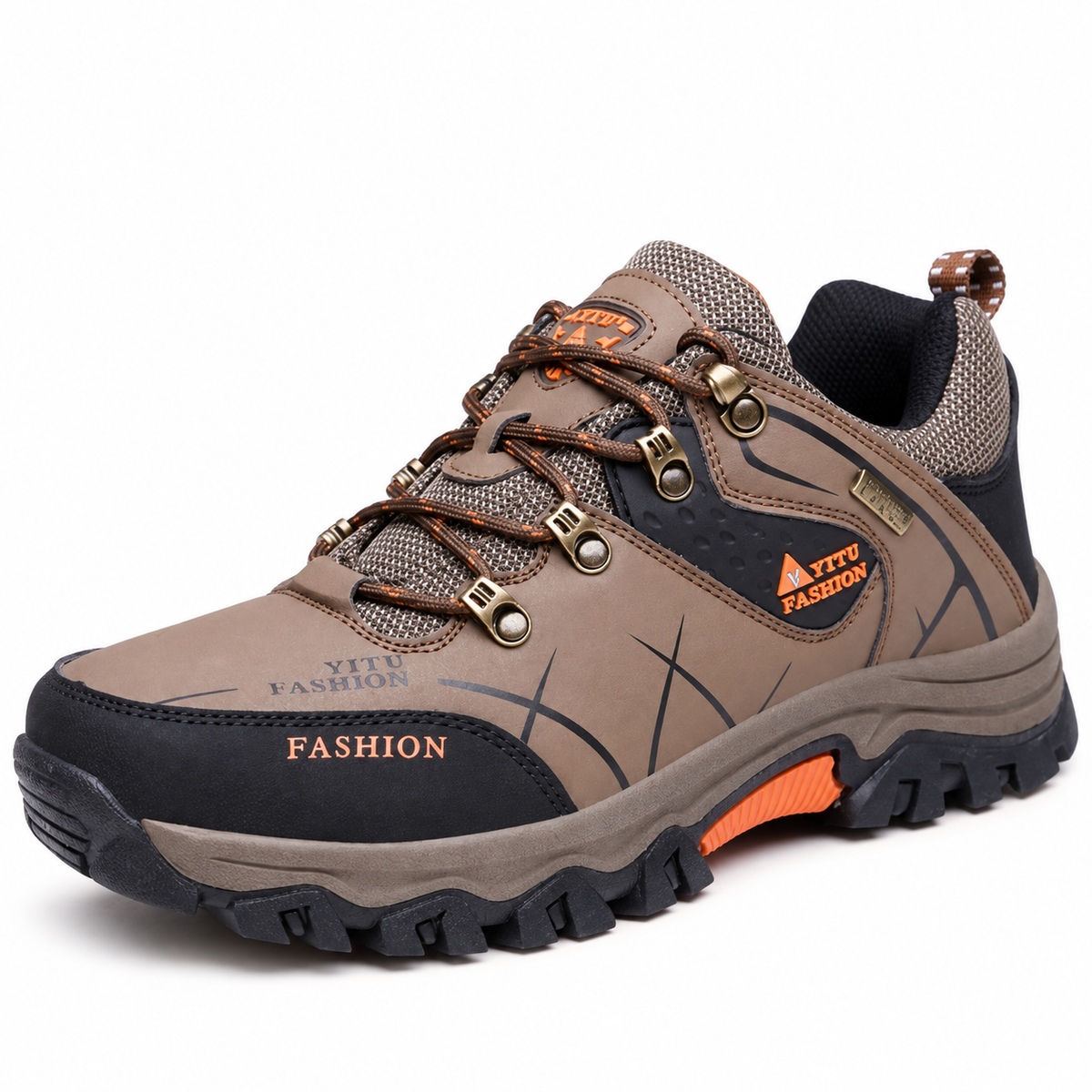 Chaussure randonnée basse homme imperméable verte – vue trois-quarts sur fond blanc