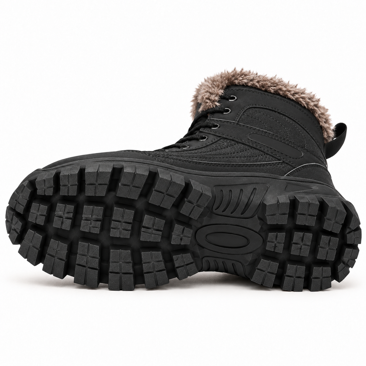 Chaussure randonnée cuir imperméable noire couchée – semelle entière