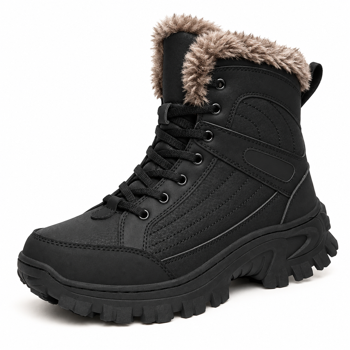Chaussure randonnée cuir imperméable noire sur fond blanc – vue trois-quarts