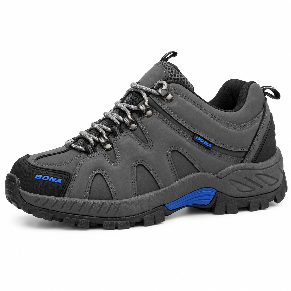 Chaussure randonnée femme grise – vue trois-quarts sur fond blanc