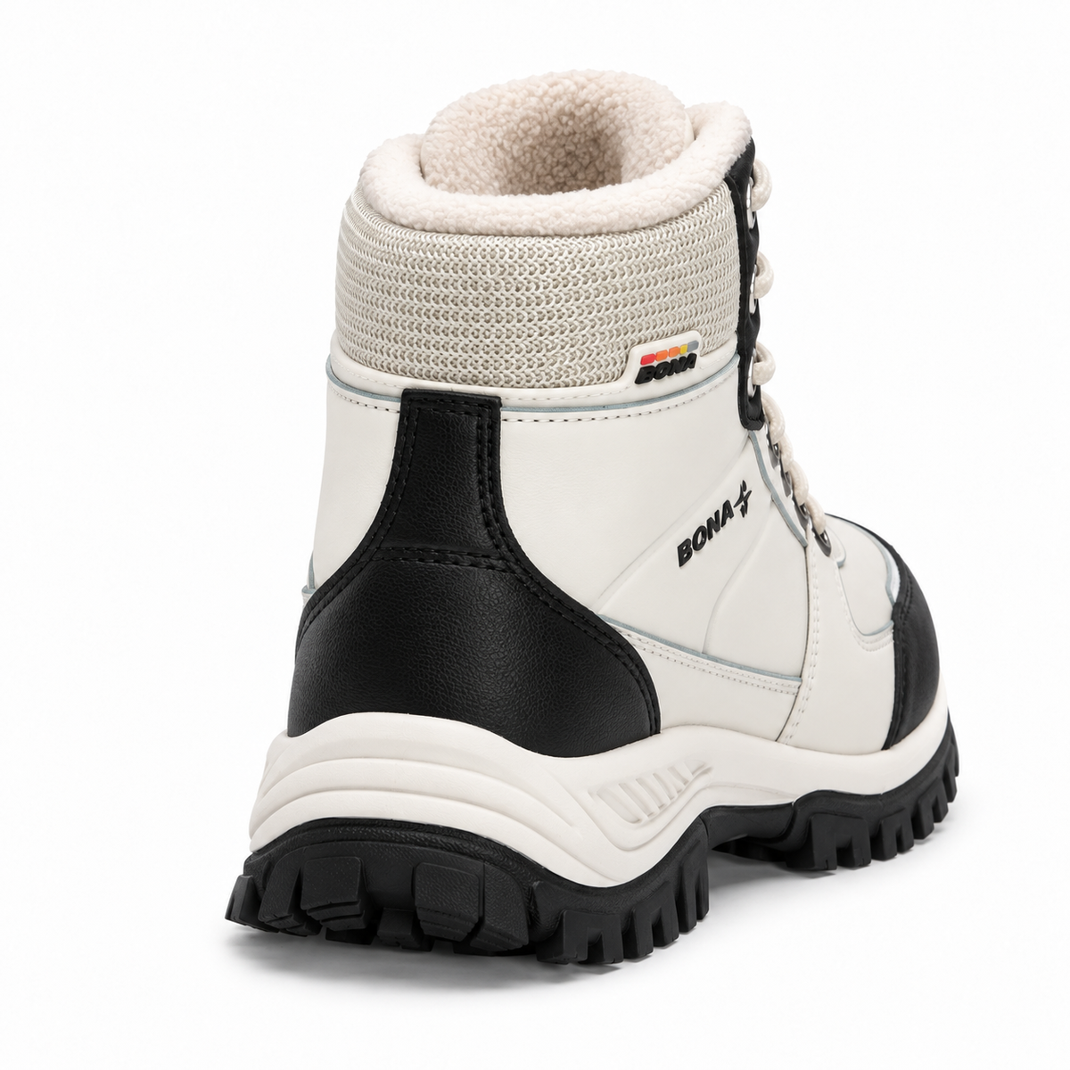 Chaussure randonnée montante imperméable beige vue arrière, col et talon visibles