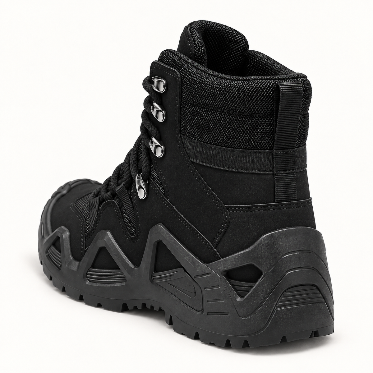 Chaussure randonnée montante noire vue arrière avec contrefort et maintien de cheville