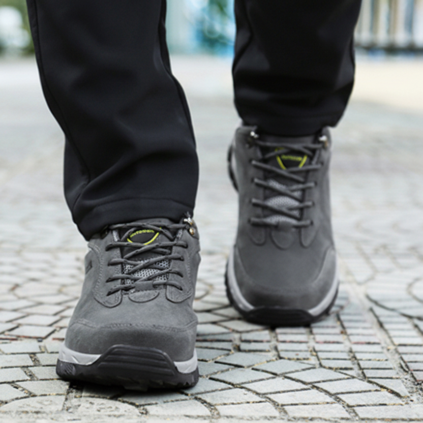 Baskets de Randonnée en Cuir Suédé pour Homme porté gris