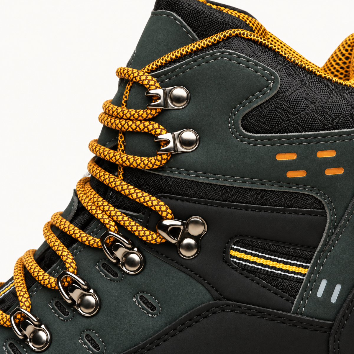 chaussures grande randonnee homme orange detail lacage col