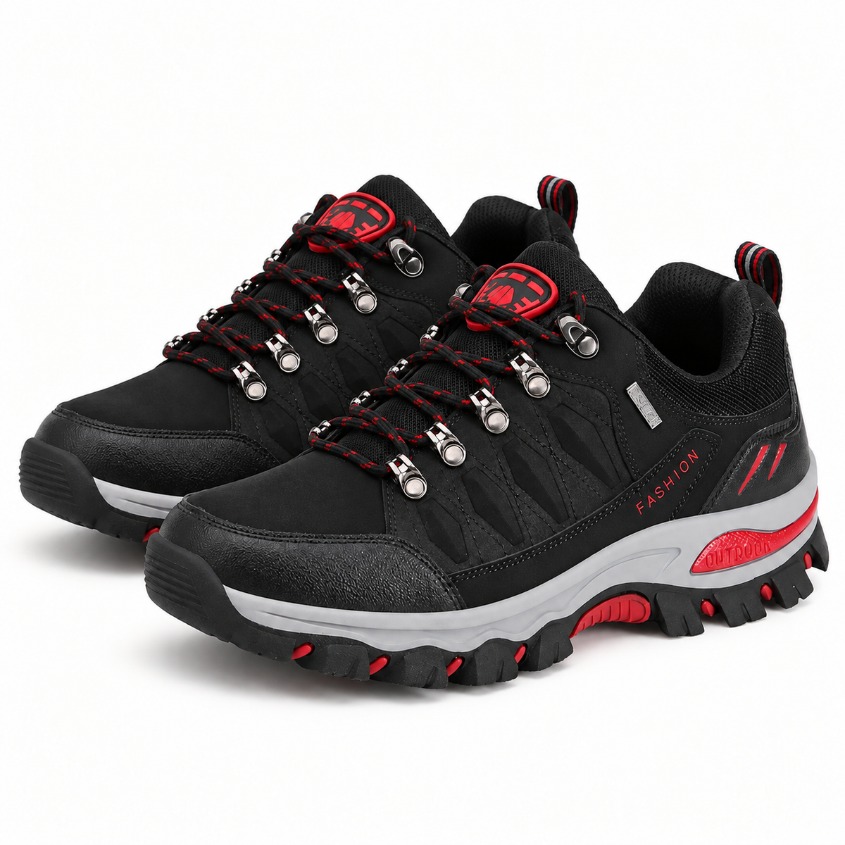 Paire complète de chaussures randonnée homme vegan noires et rouges en vue trois-quarts