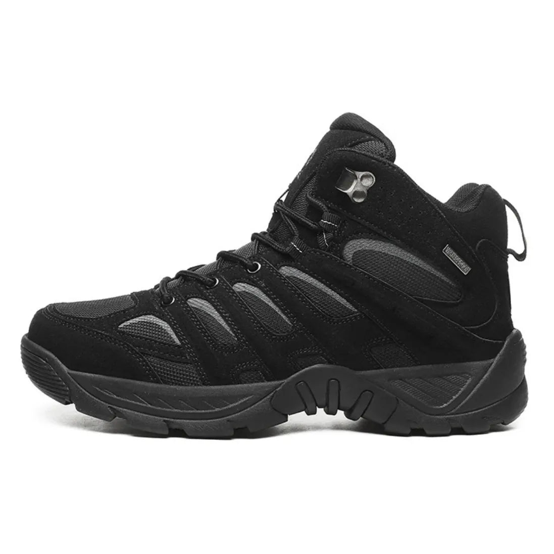 Chaussure de randonnée montante noire, polyvalente et adhérente, parfaite pour la randonnée, le bivouac, le camping et l'équipement de survie en pleine nature.