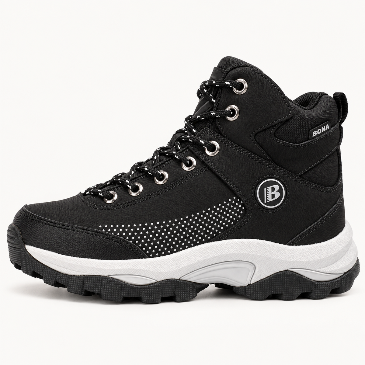 Chaussures randonnée tendinite noires vue trois-quarts sur fond blanc chaud