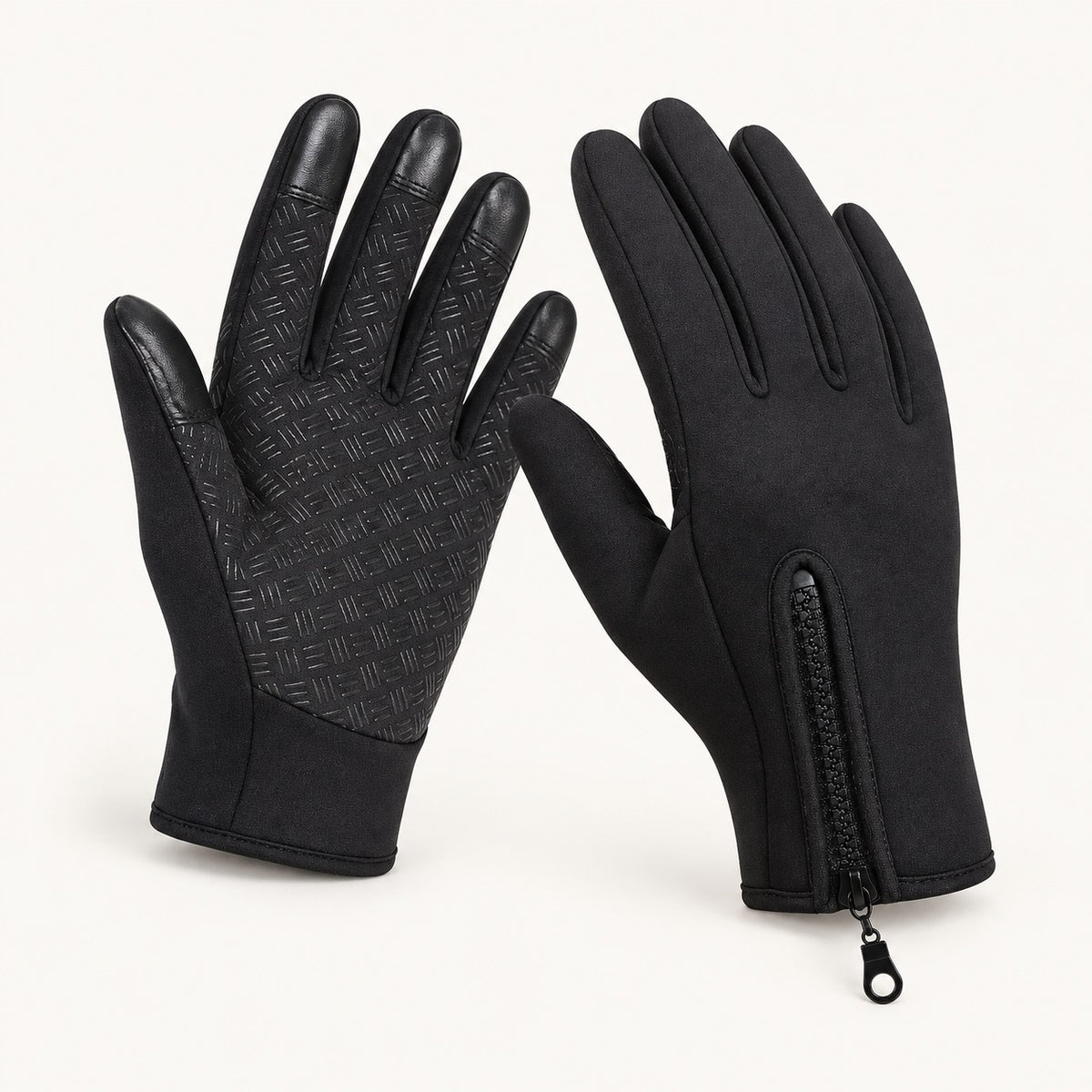 Gant antidérapant randonnée noir — forme ajustée en trois-quarts