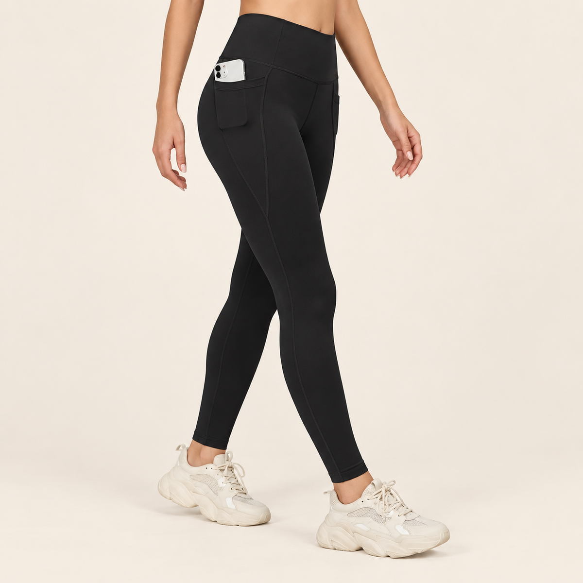 Legging imperméable noir porté — trois quarts