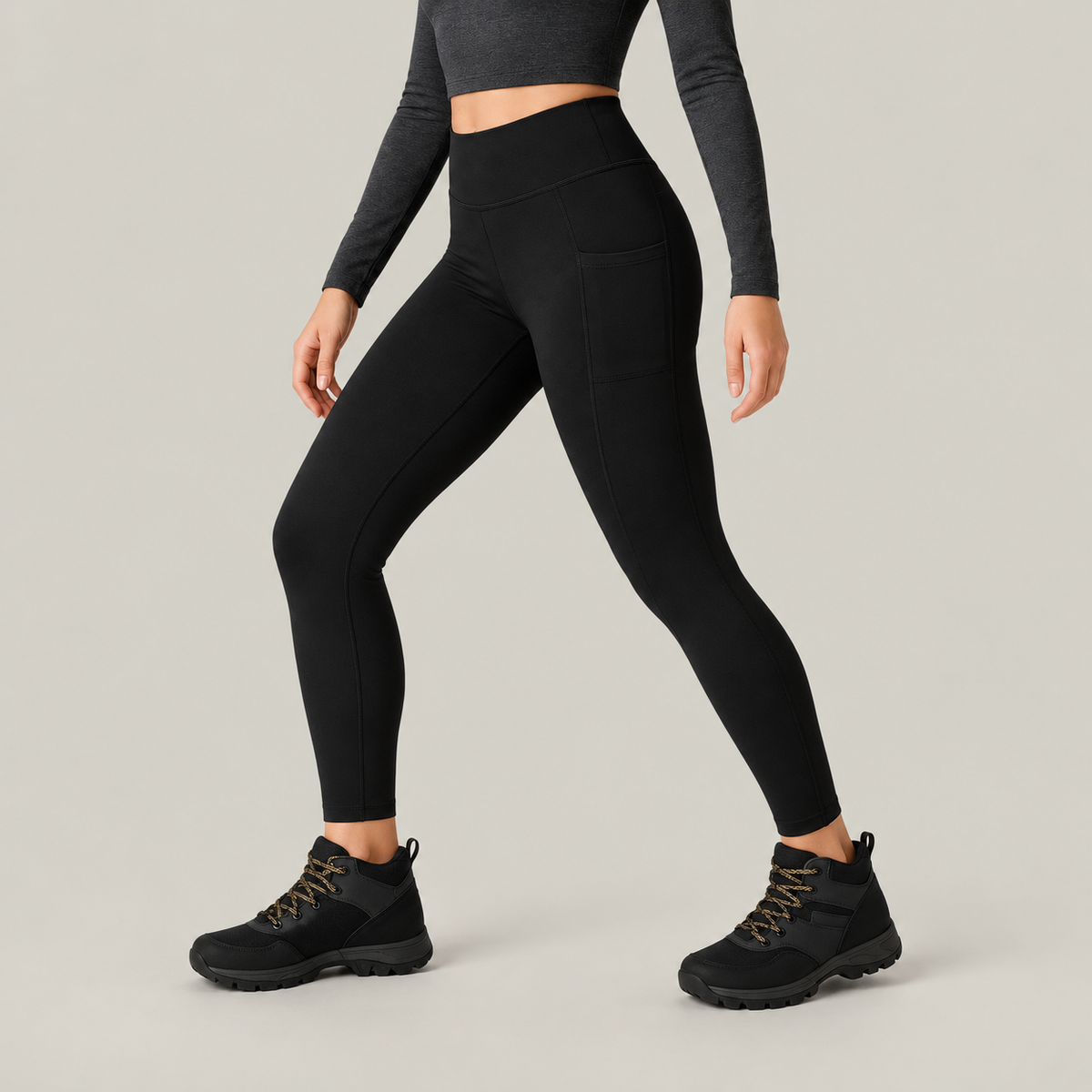 Legging technique femme noir en mouvement