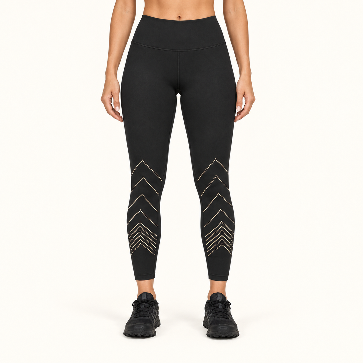 Leggings 7/8 femme noirs portés de face
