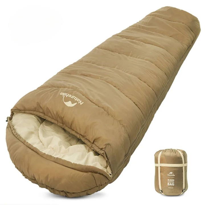 Sac de Couchage Grand Froid Pliable en Coton avec Capuche Ajustable sur fond blanc