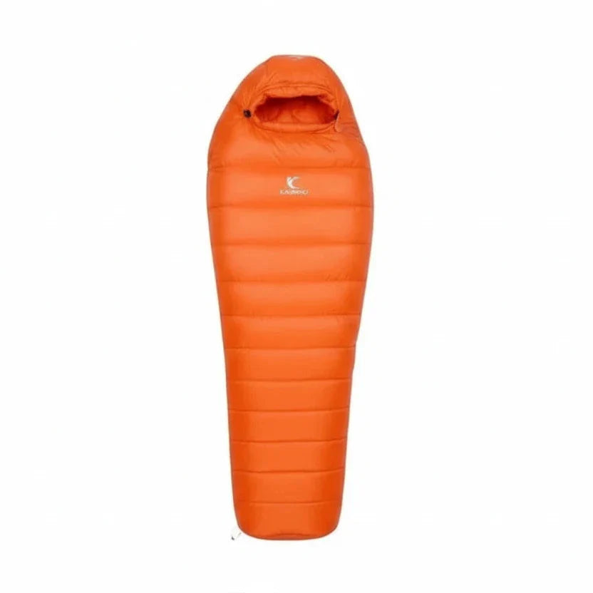Sac de couchage randonnée en duvet couleur orange.