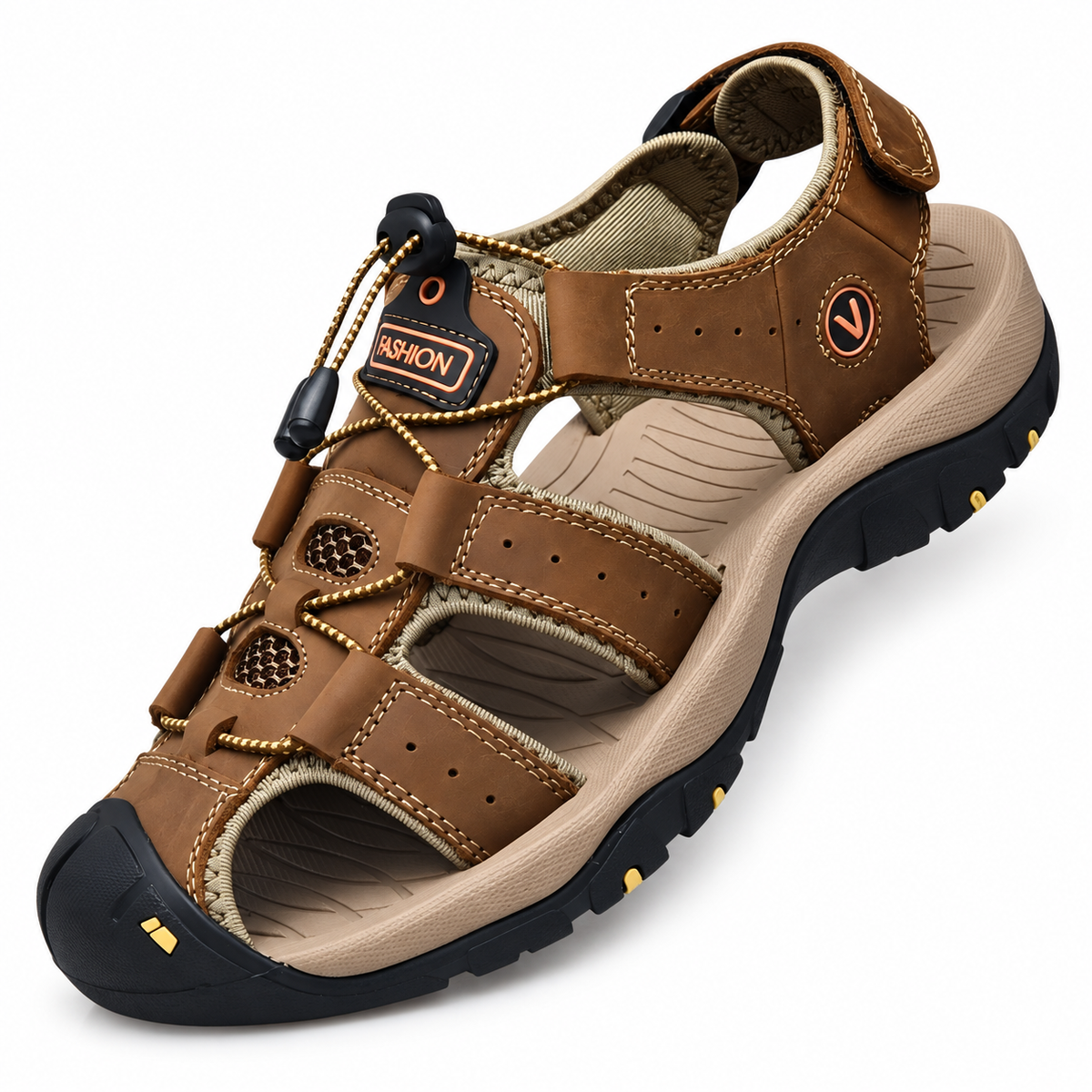 Sandales randonnée homme marron et beige vue trois-quarts sur fond blanc chaud