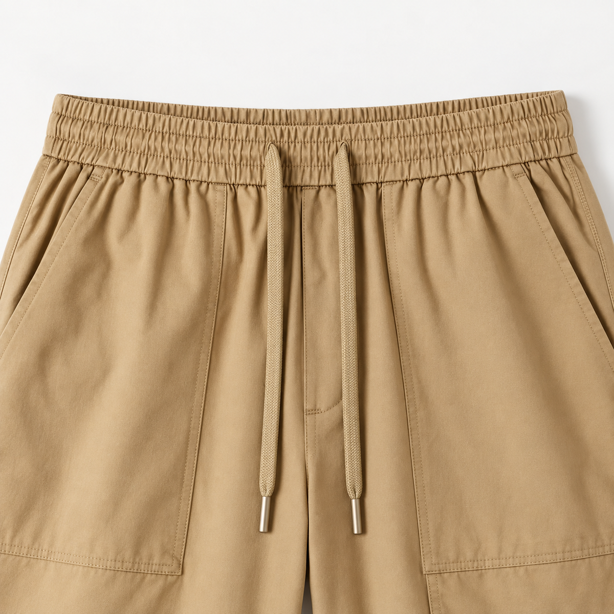 Short court randonnée homme beige – détail de la taille élastique et du cordon