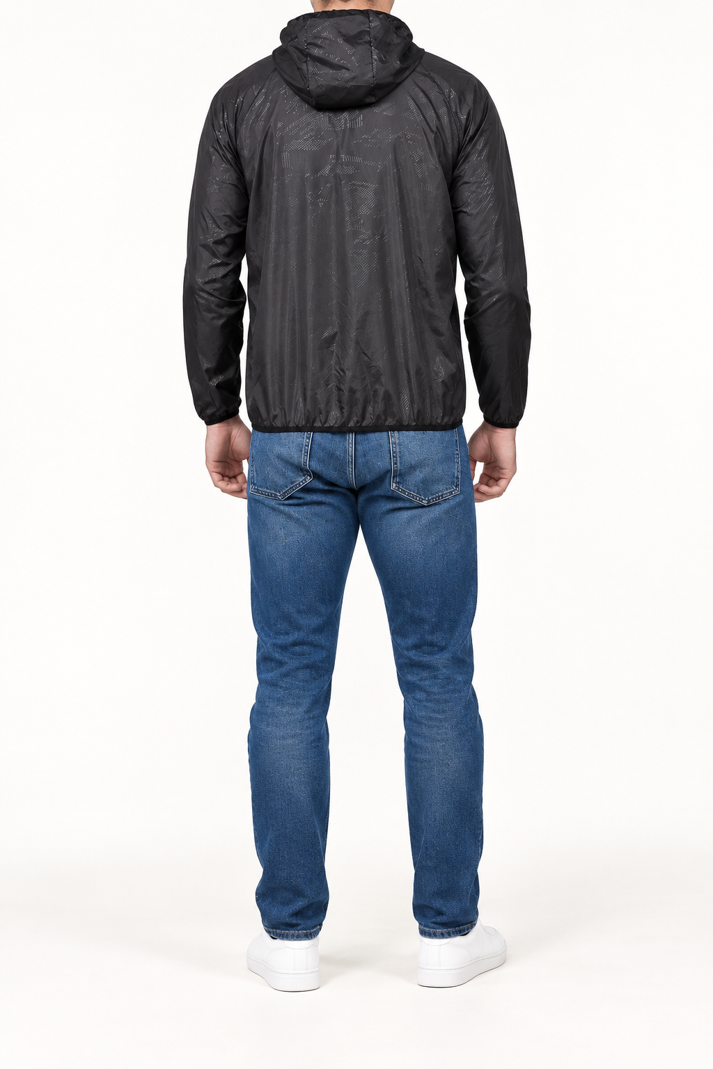 Veste légère imperméable de randonnée noire – vue arrière portée