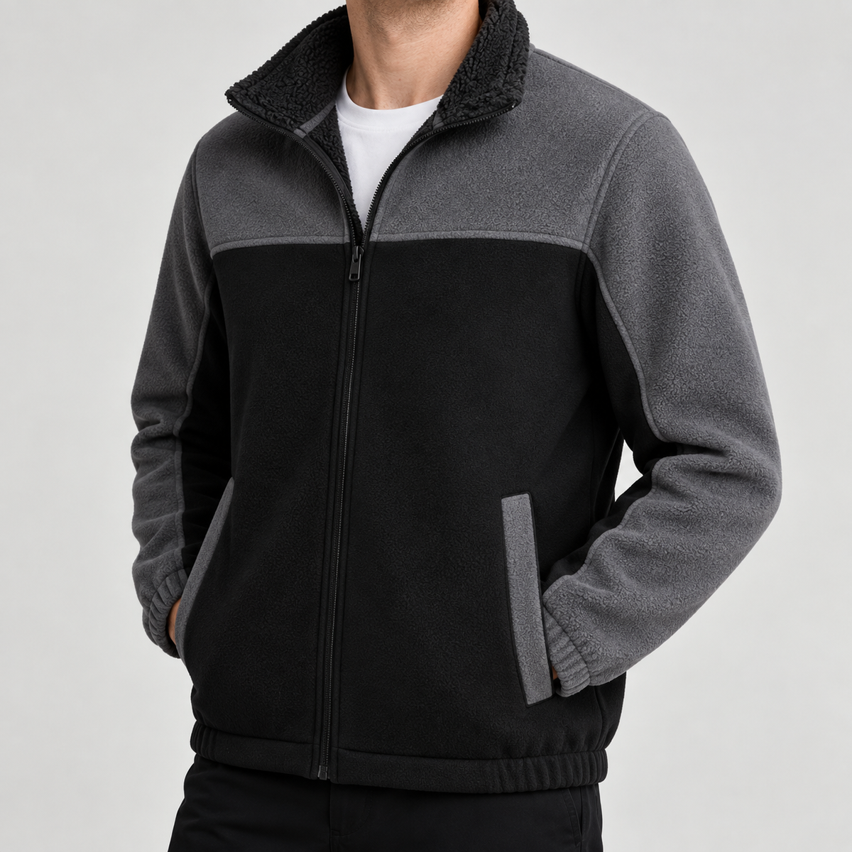 Veste polaire randonnée noire – détail de la doublure du col